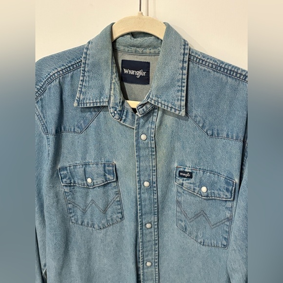 Wrangler Vintage Western Patch Pocket Denim Pearl Snap Chores Shirt Rodeo Large - Picture 2 of 6